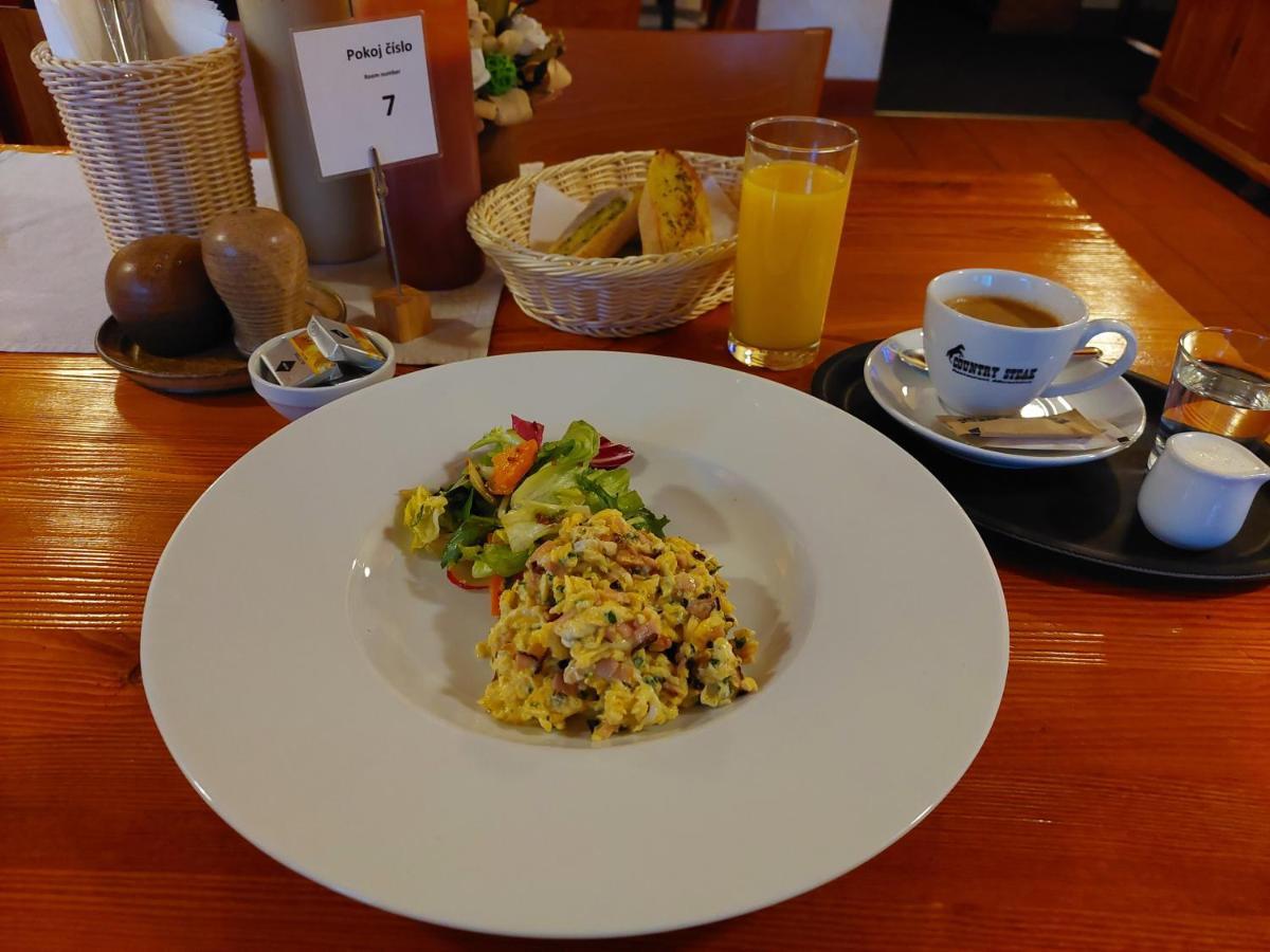Penzion Country Steak Restaurant Lanškroun エクステリア 写真