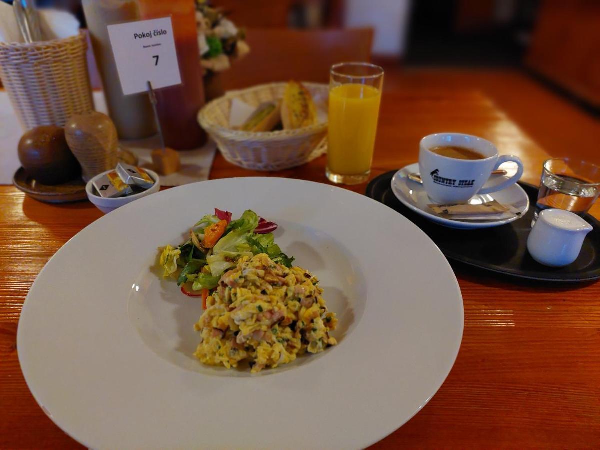 Penzion Country Steak Restaurant Lanškroun エクステリア 写真